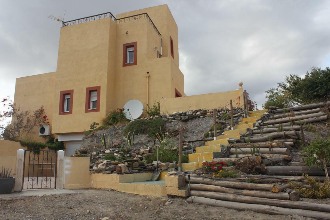 Oasis Montana Peace In Tabernas Desert מראה חיצוני תמונה